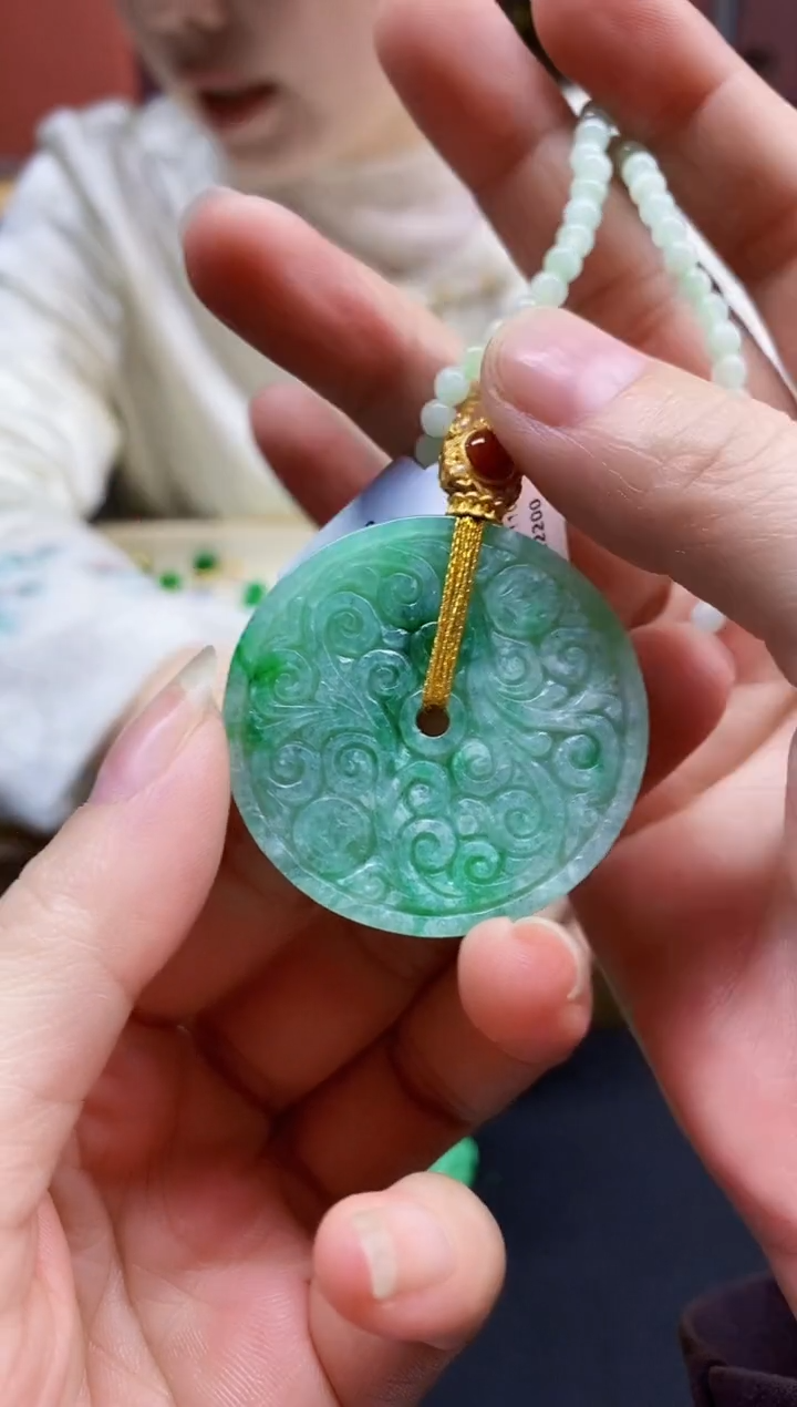 颈饰未镶嵌翡翠吊坠