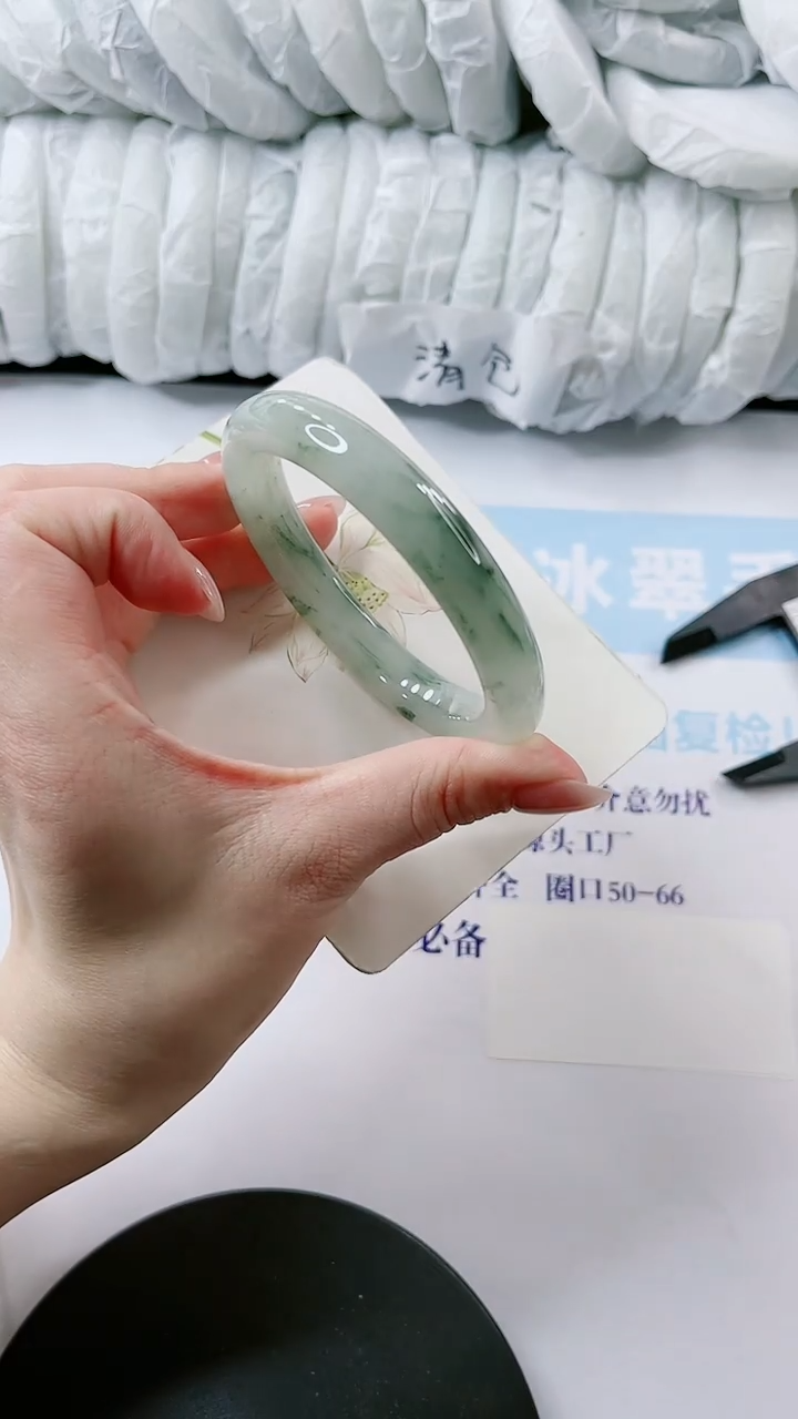 【闪购商品】石英质玉手镯未镶嵌多样性发货L329