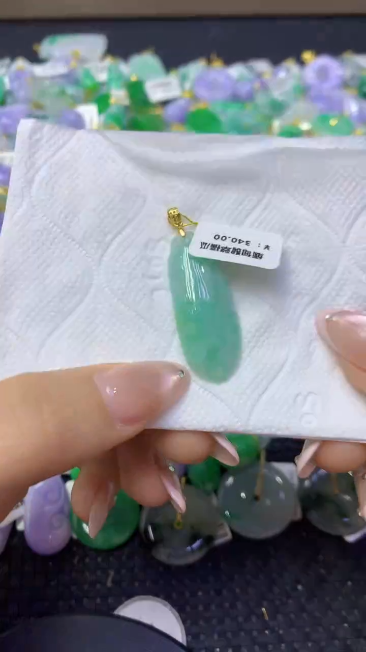 颈饰未镶嵌翡翠天然缅甸翡翠A货