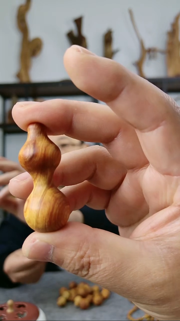 崖柏太行陈化崖柏葫芦绕指柔