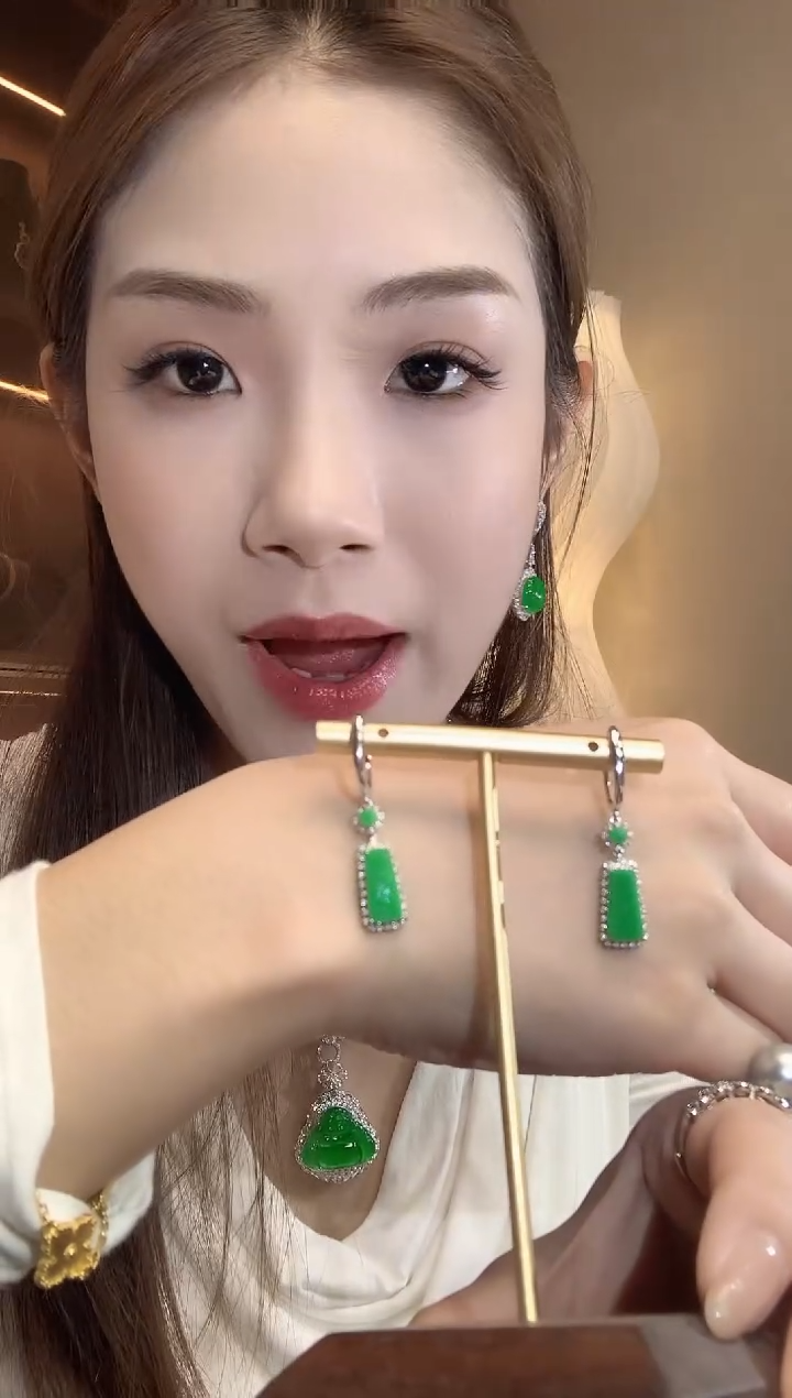 翡翠18K金镶嵌耳饰C31翡翠