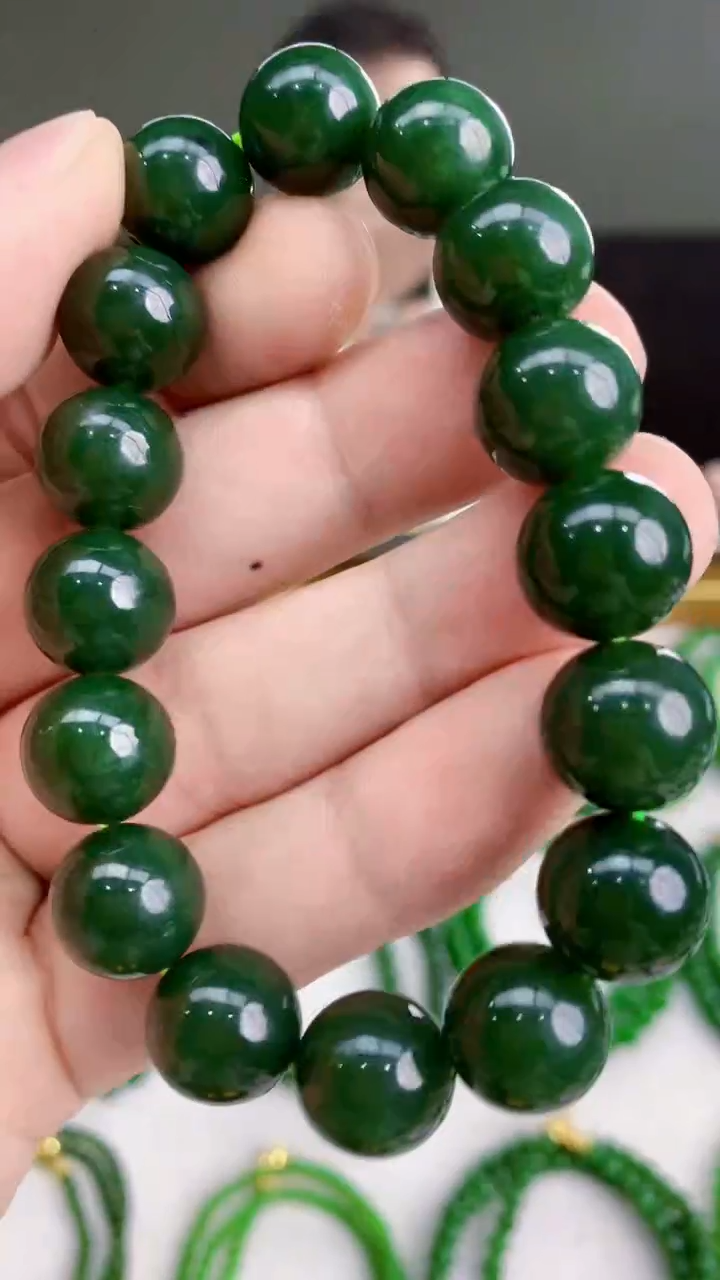 项链未镶嵌和田玉（碧玉）俄碧卡12单圈