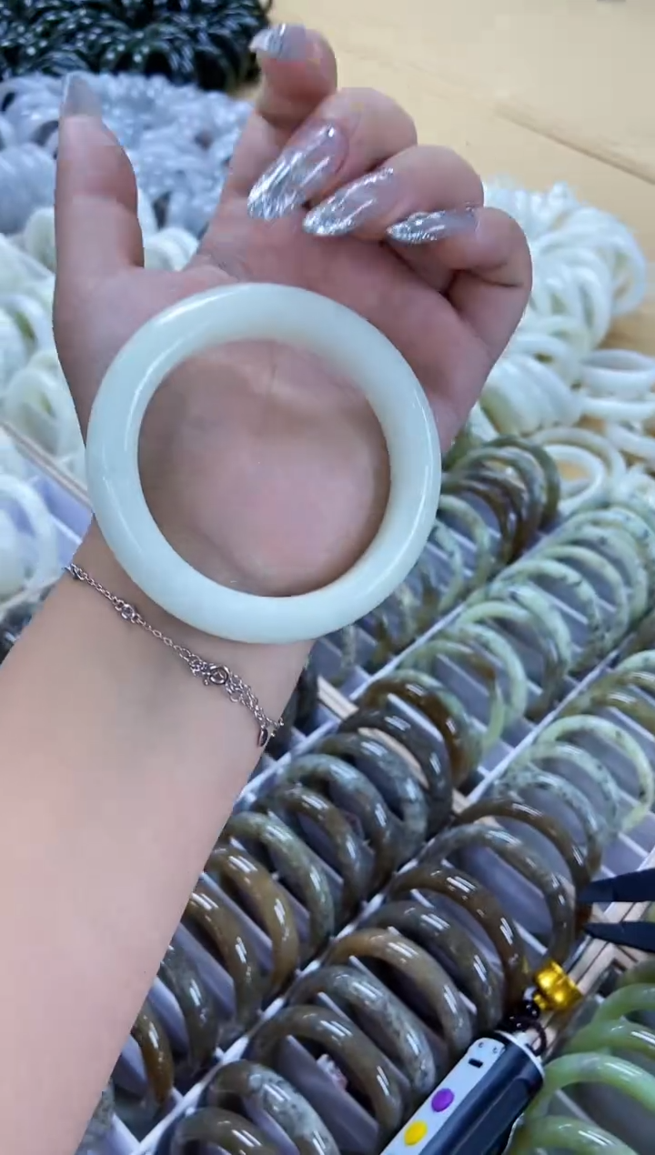 和田玉手镯未镶嵌白玉手镯54多样性拍一发一