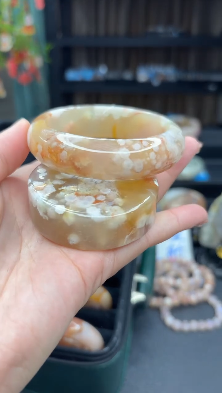 【闪购商品】石英质玉手镯未镶嵌37（58圈赠送镯心）