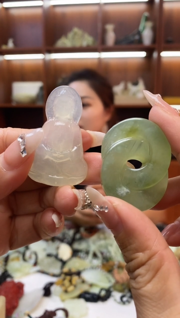 未镶嵌岫玉挂件 