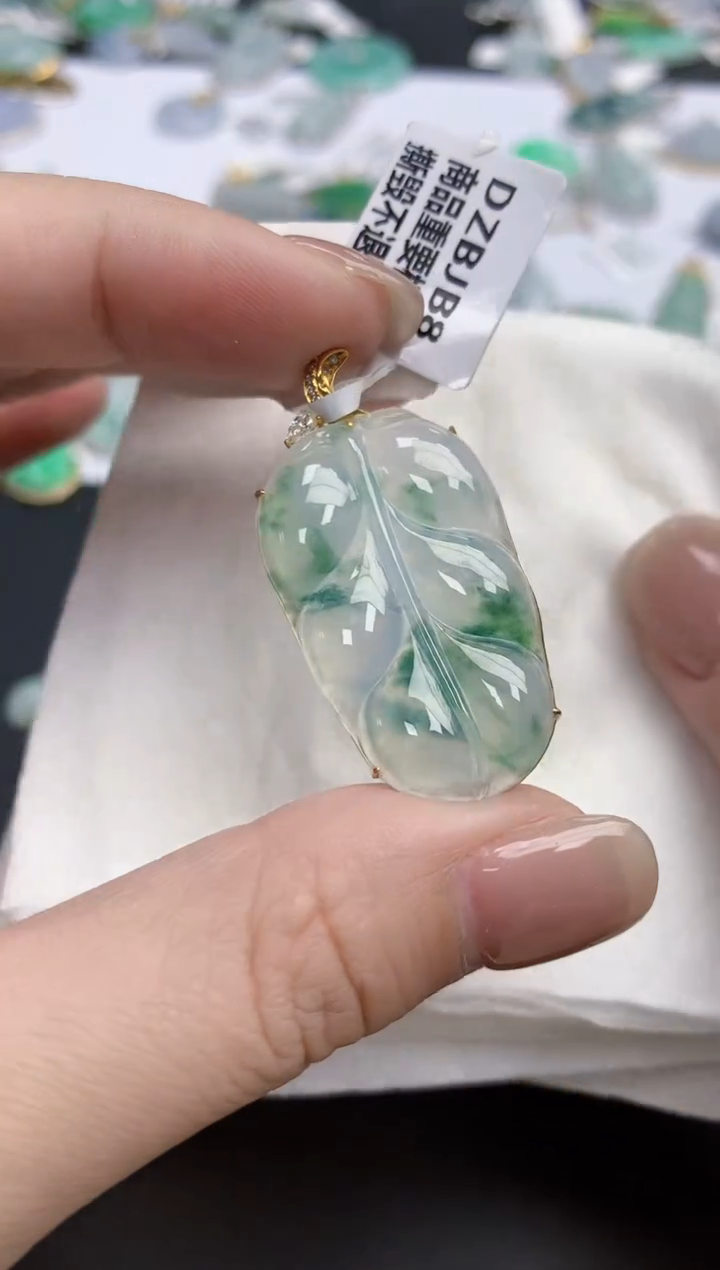 【闪购商品】翡翠颈饰18K金镶嵌天然缅甸翡翠A货