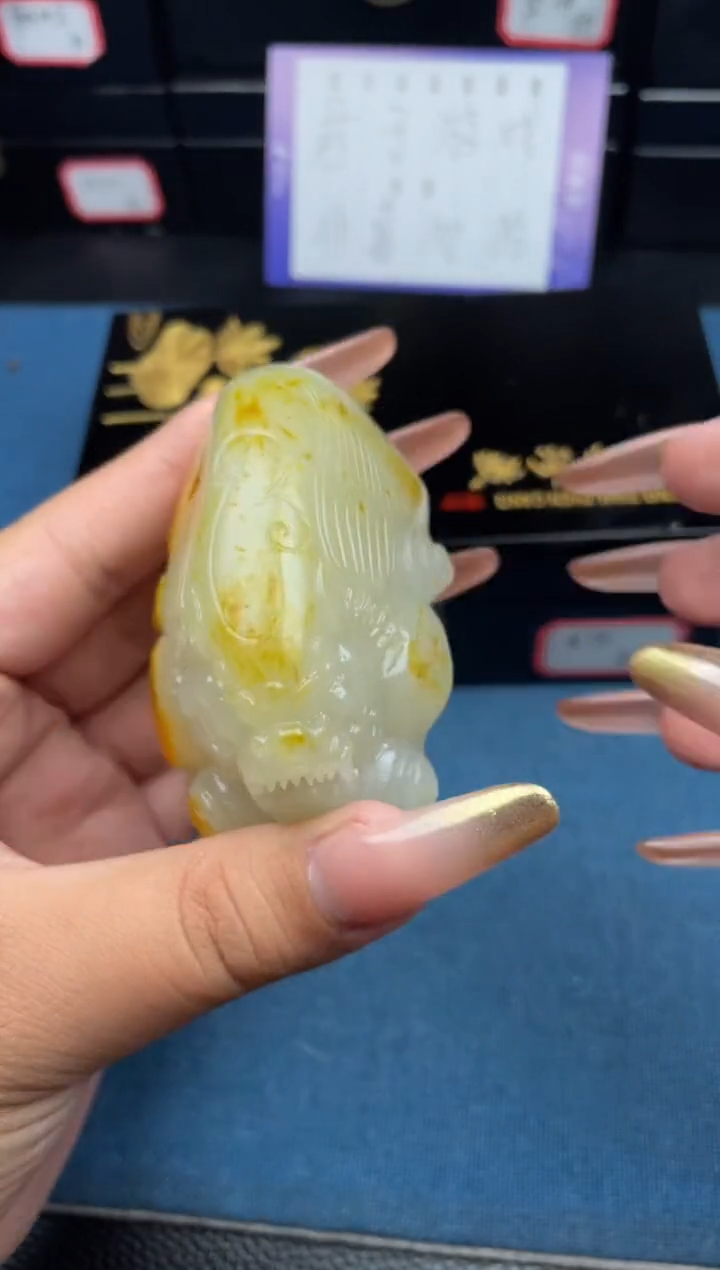 和田玉未镶嵌颈饰1