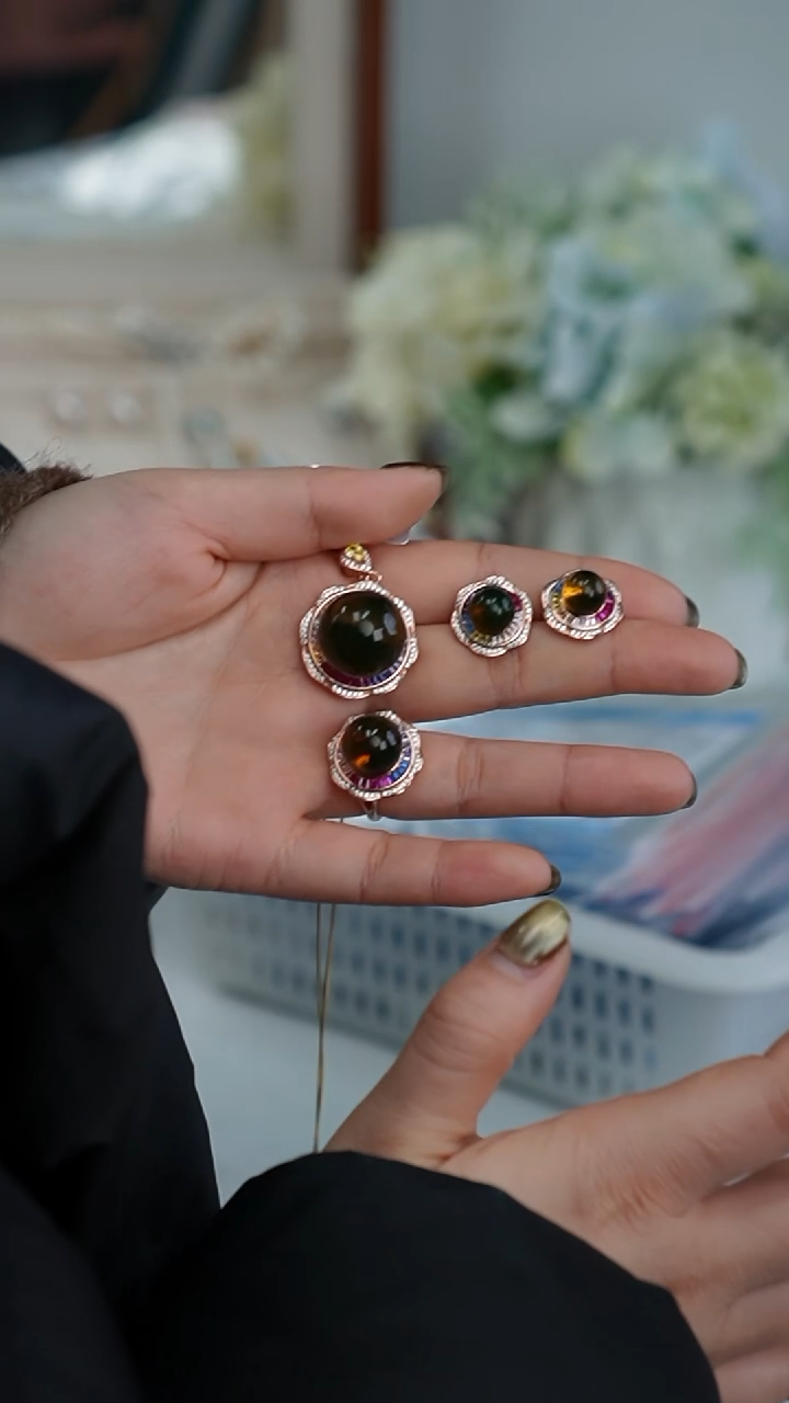 【闪购商品】琥珀项链银S925镶嵌蓝珀三件套