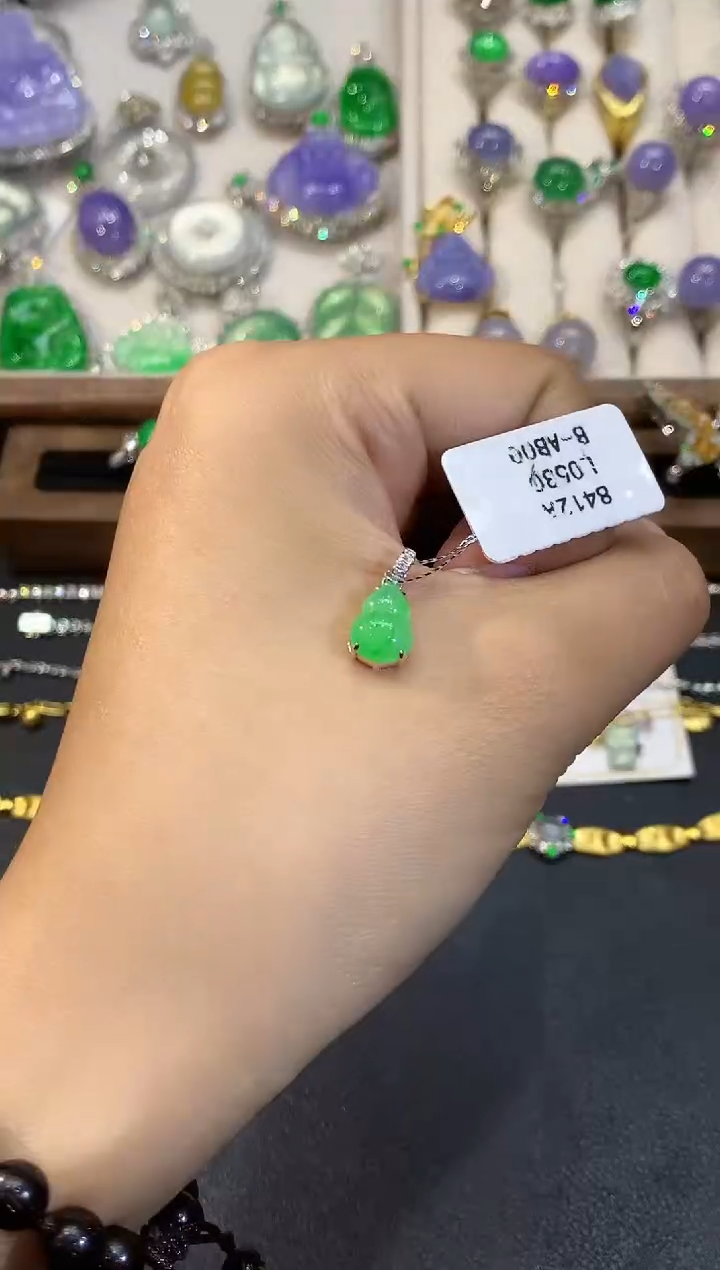 翡翠18K金镶嵌吊坠(赠链)L0530多样性发其一