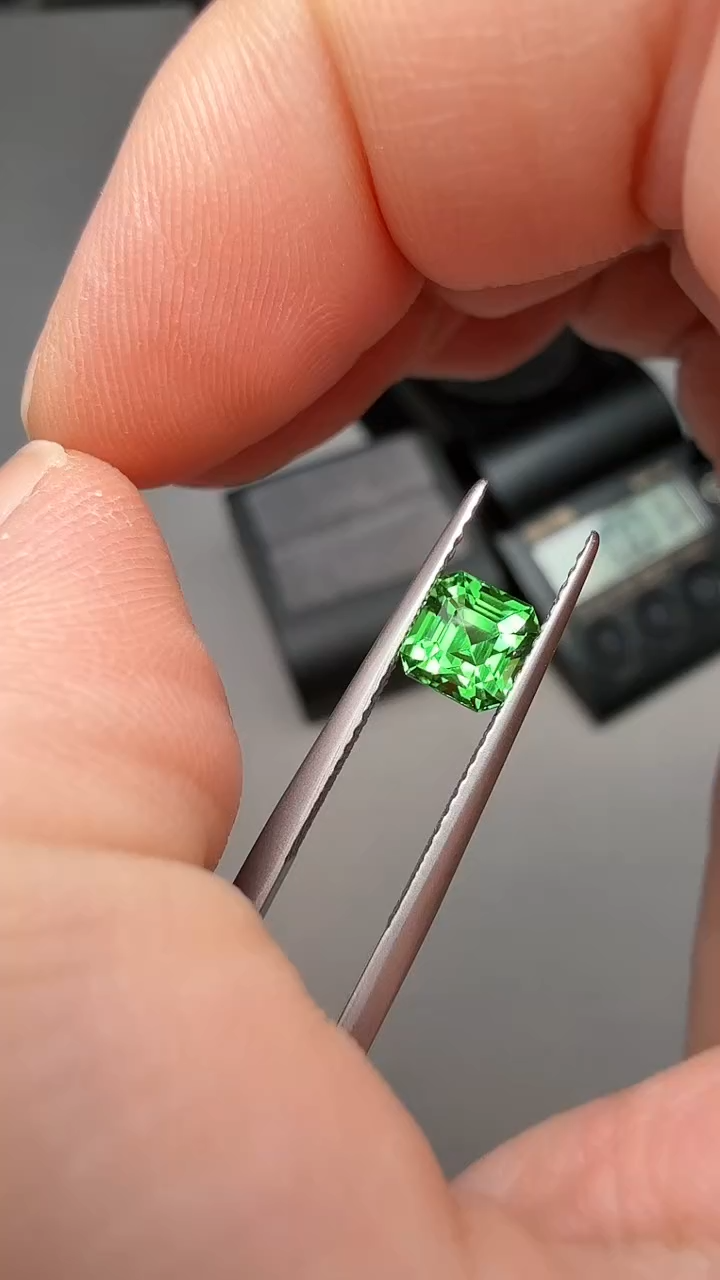 【闪购商品】石榴石（沙弗莱）阿鲁沙裸石未镶嵌1.2ct-A672-1p