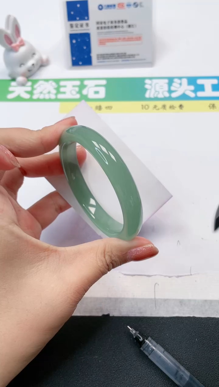 【闪购商品】石英质玉手镯未镶嵌25-54