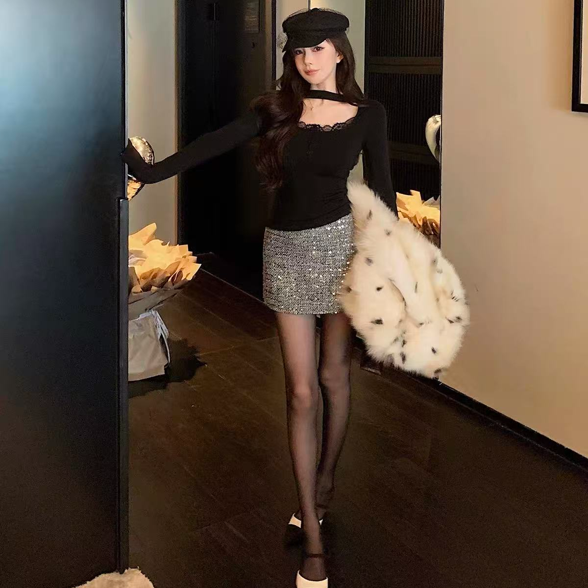 6822年货打底~重工蕾丝挂脖收腰加绒打底衫