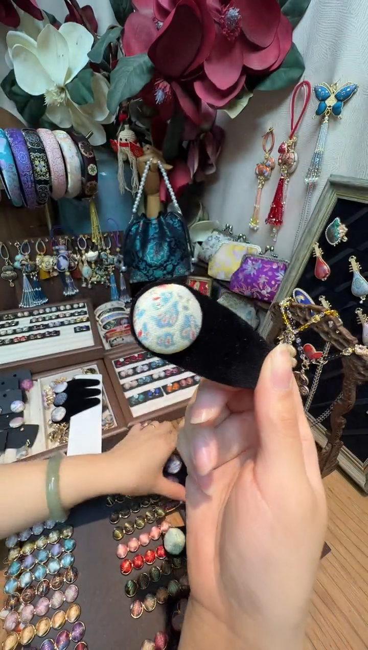 L**y【孤品车12.27】张国权醒狮掰掰夹