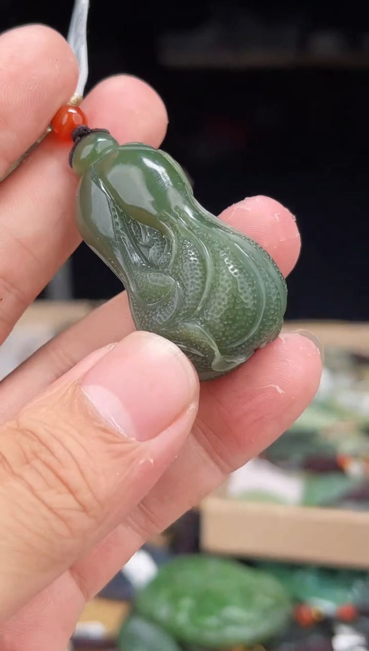 颈饰未镶嵌和田玉1