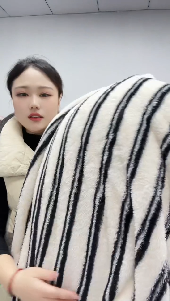 法兰绒1.8x3材质面料尺寸以主播介绍为准