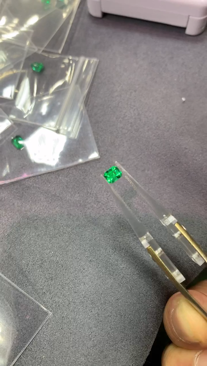 【闪购商品】祖母绿裸石未镶嵌0.37ct 23