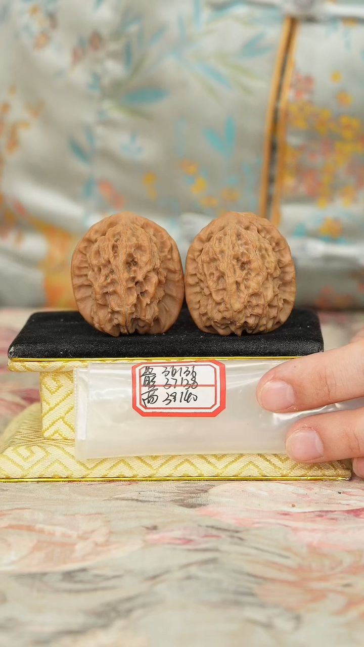 【闪购商品】文玩核桃把件非嫁接马老四