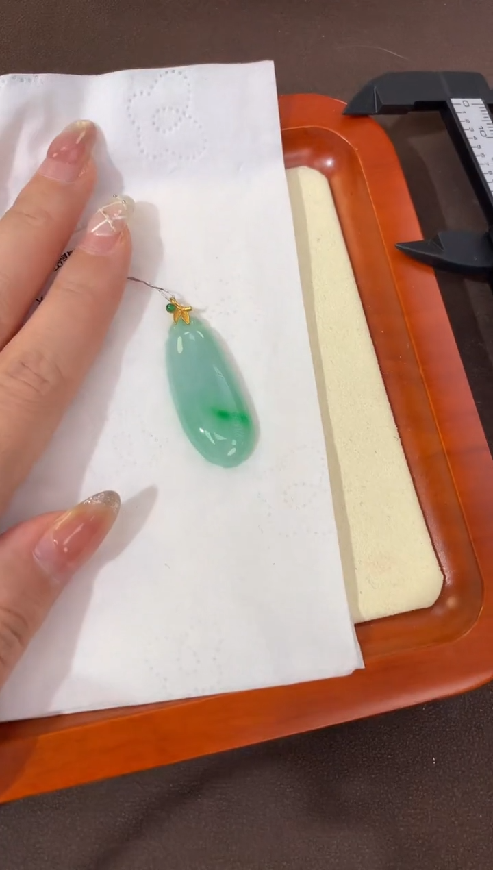 【闪购商品】翡翠颈饰18K金镶嵌天然缅甸a货翡翠