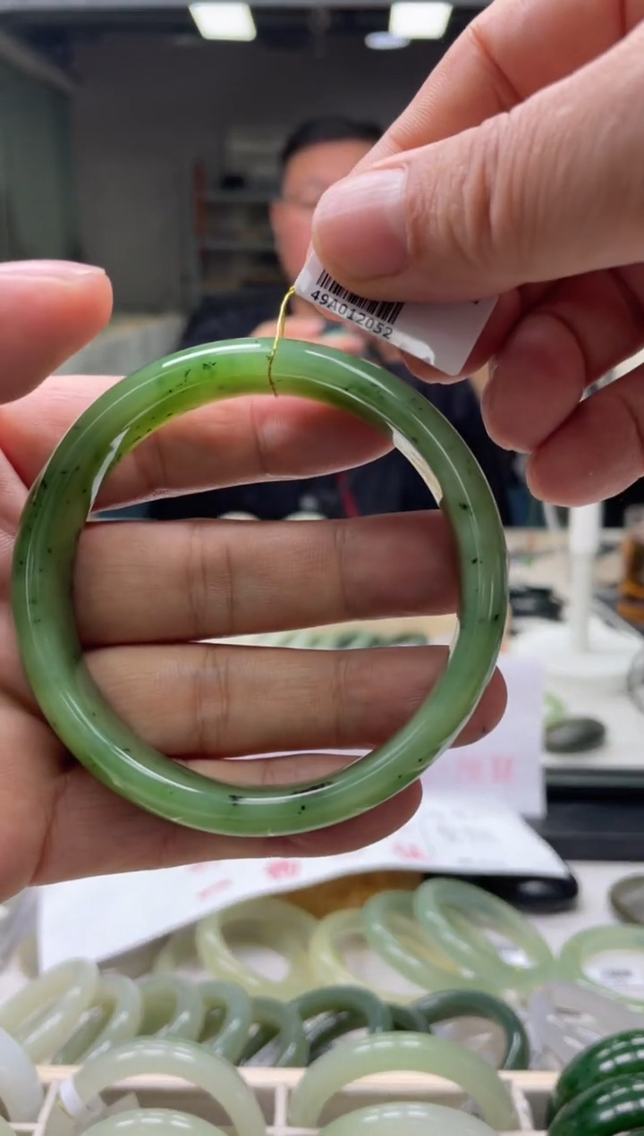 【闪购商品】和田玉手镯未镶嵌编码2052 圈口63-64