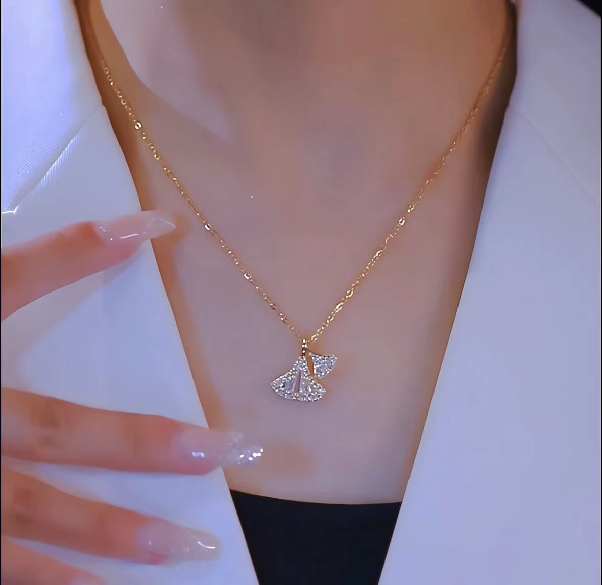 蓬荜生辉璀璨星语吊坠