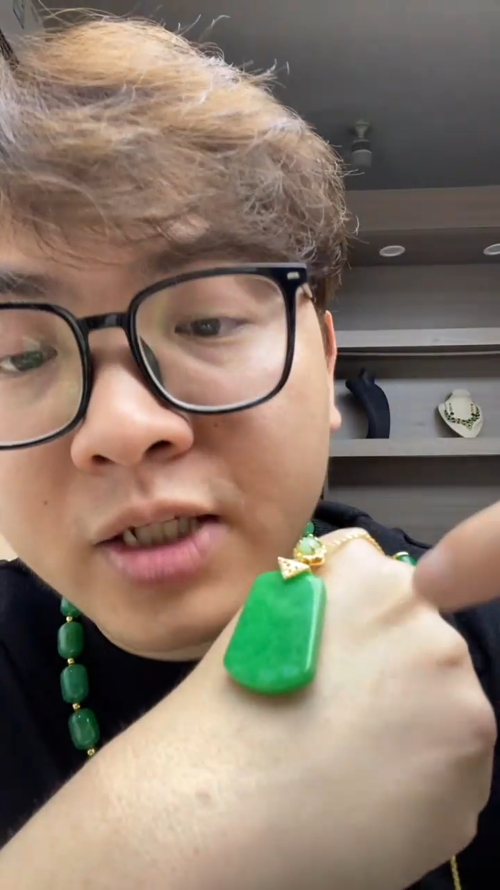 翡翠未镶嵌吊坠(赠链)高端时尚无镶嵌无事牌吊坠