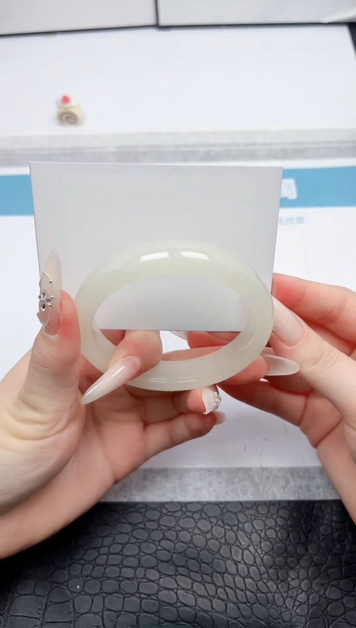 【闪购商品】石英质玉手镯未镶嵌32-59.3