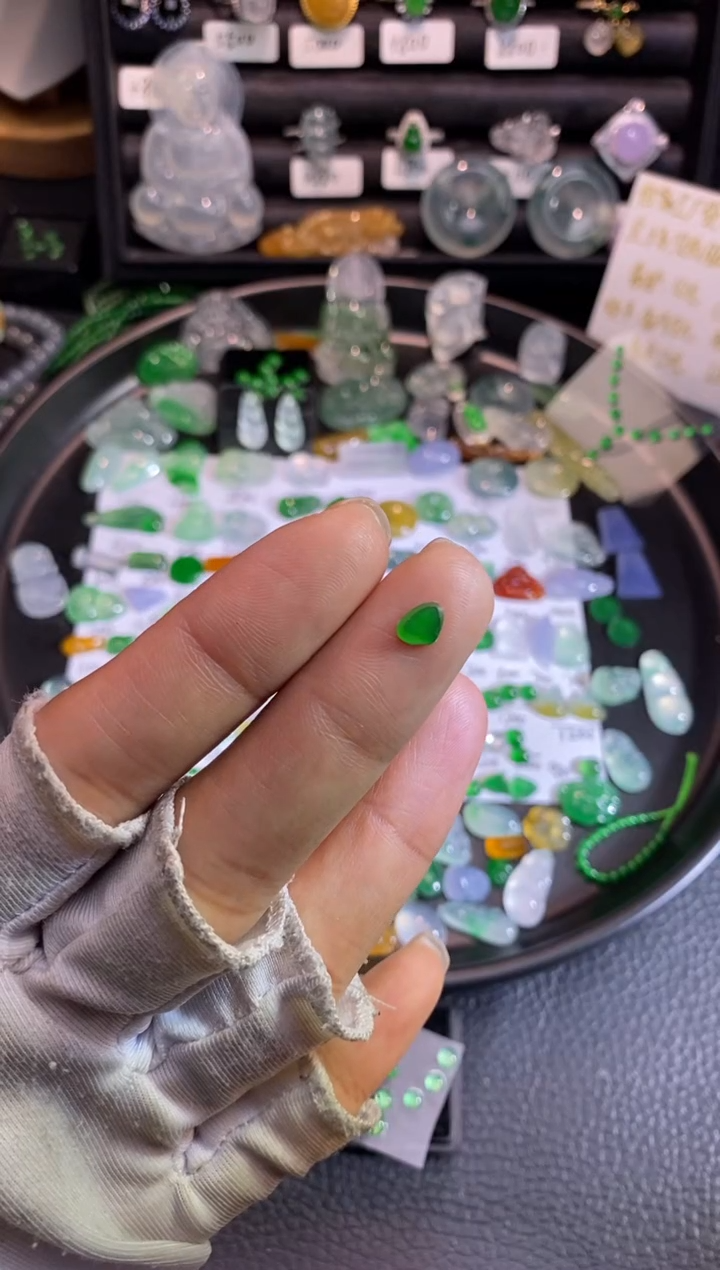 【闪购商品】翡翠挂件未镶嵌爱心