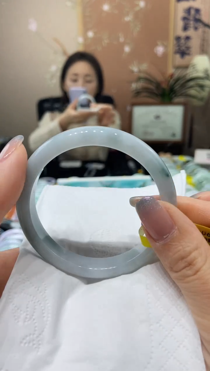 【闪购商品】翡翠手镯未镶嵌5556圈口
