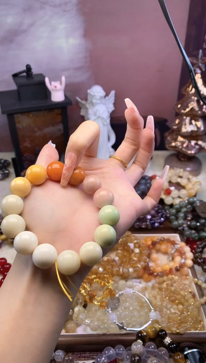 【闪购商品】石英质玉（缅黄）手链未镶嵌肥嘟嘟缅黄