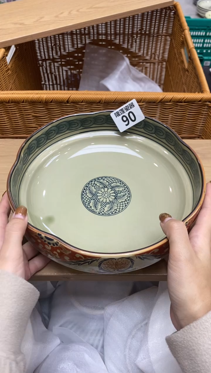 瓷片欣*合隆莲瓷器欢迎大家