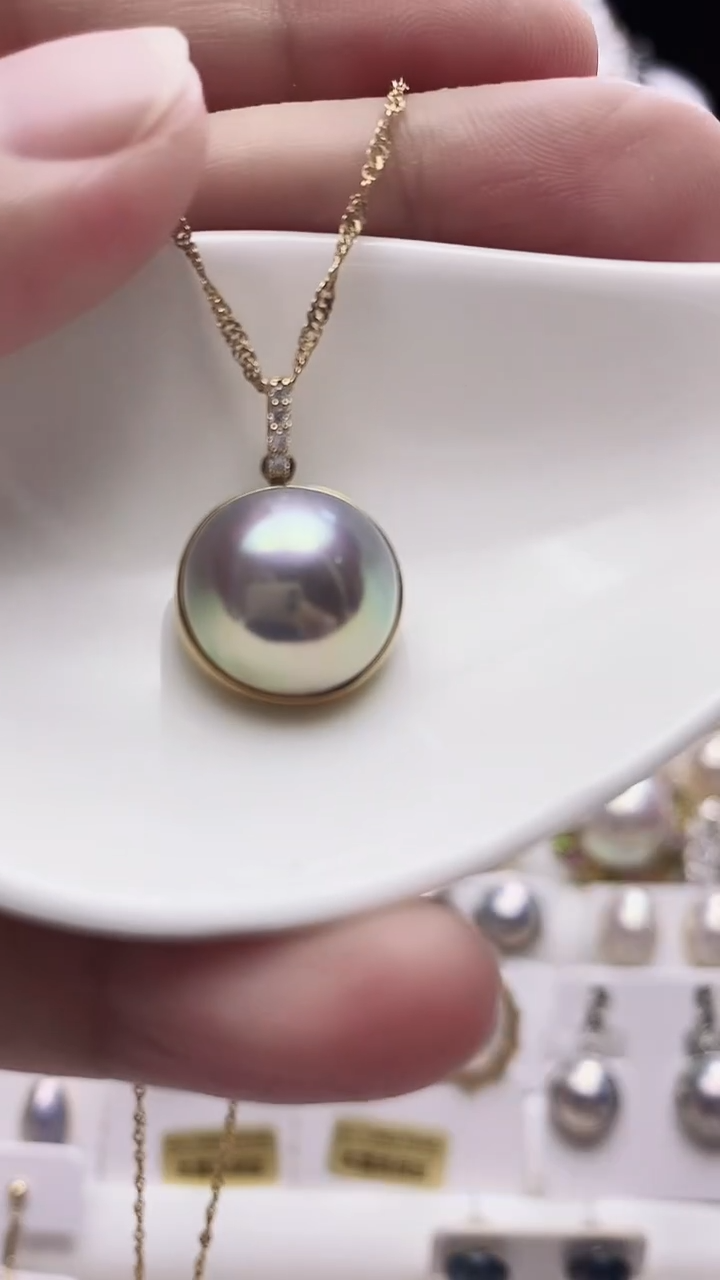 18K金镶嵌拼合珍珠（马贝珠）颈饰海水马贝吊坠