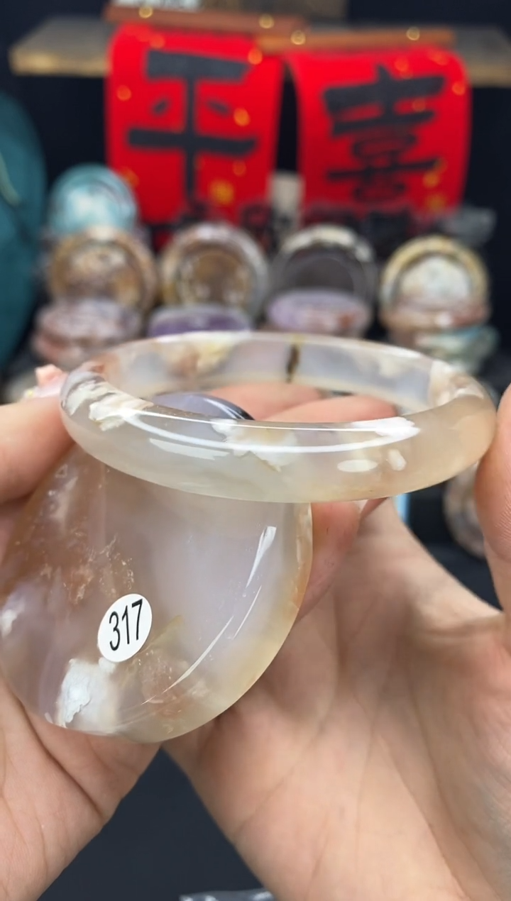 【闪购商品】石英质玉手镯（圆镯）未镶嵌61