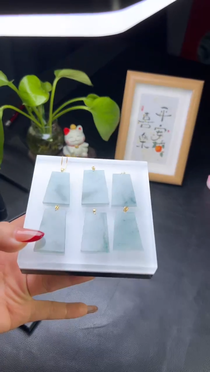 【闪购商品】翡翠颈饰18K金镶嵌W001-205072C多样性发一件