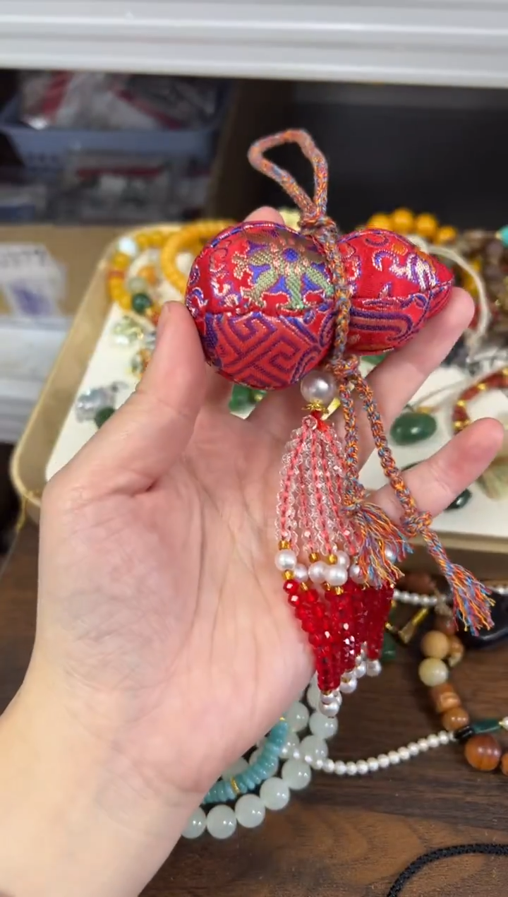 颈饰玻璃红葫芦艾草琉璃编制款挂件[09]