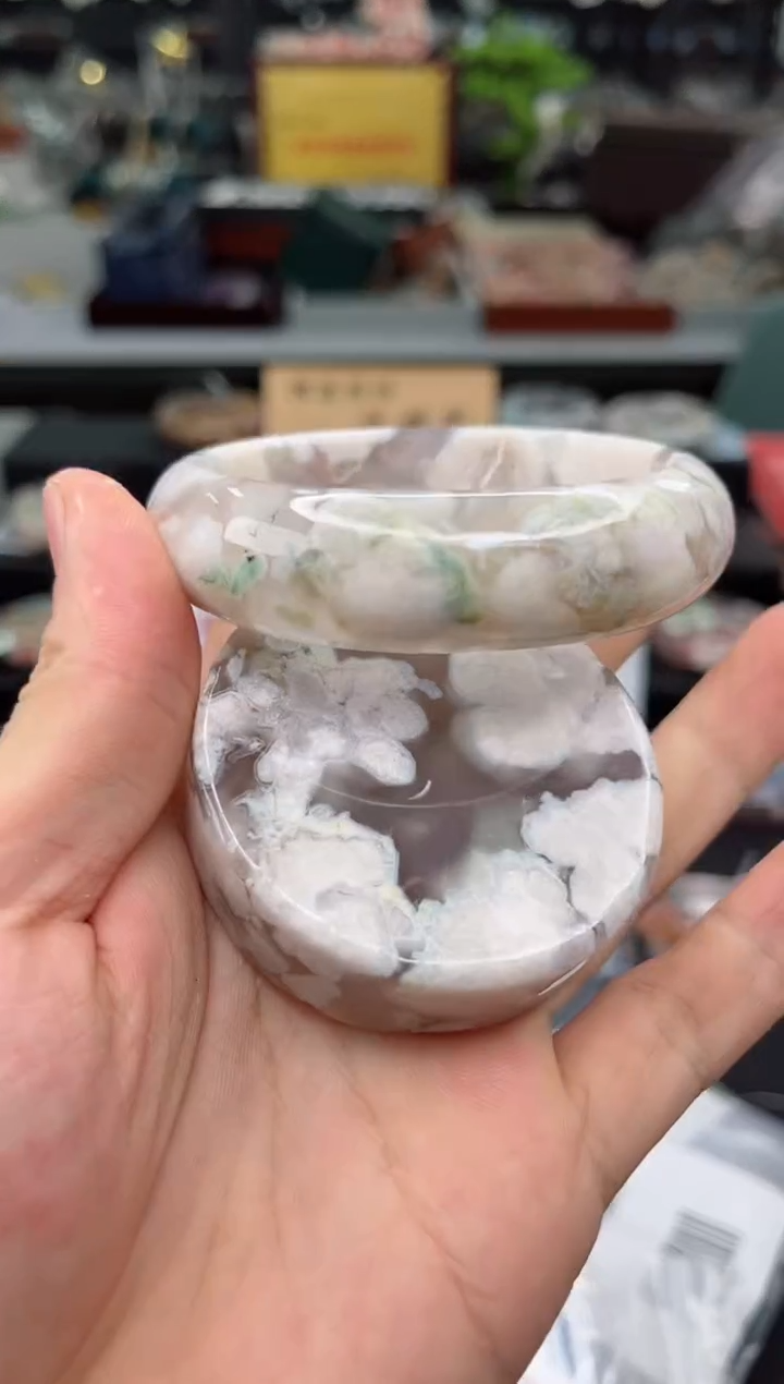 【闪购商品】石英质玉手镯未镶嵌59圈口（赠品镯心）6571350