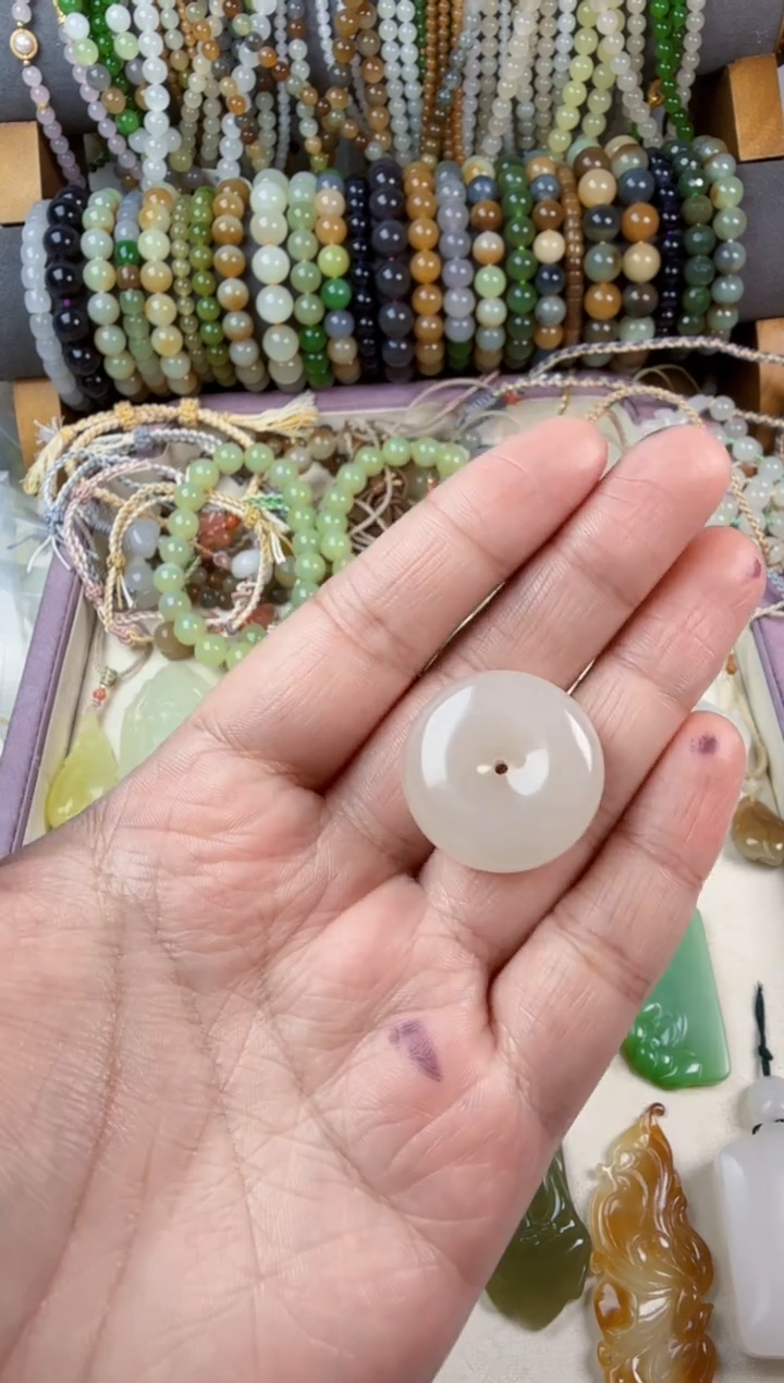 颈饰未镶嵌和田玉落*平安扣