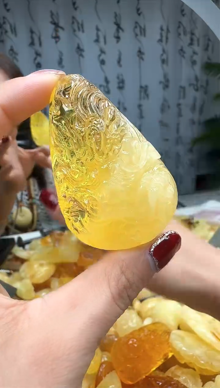 【闪购商品】琥珀裸石未镶嵌挂坠36.8