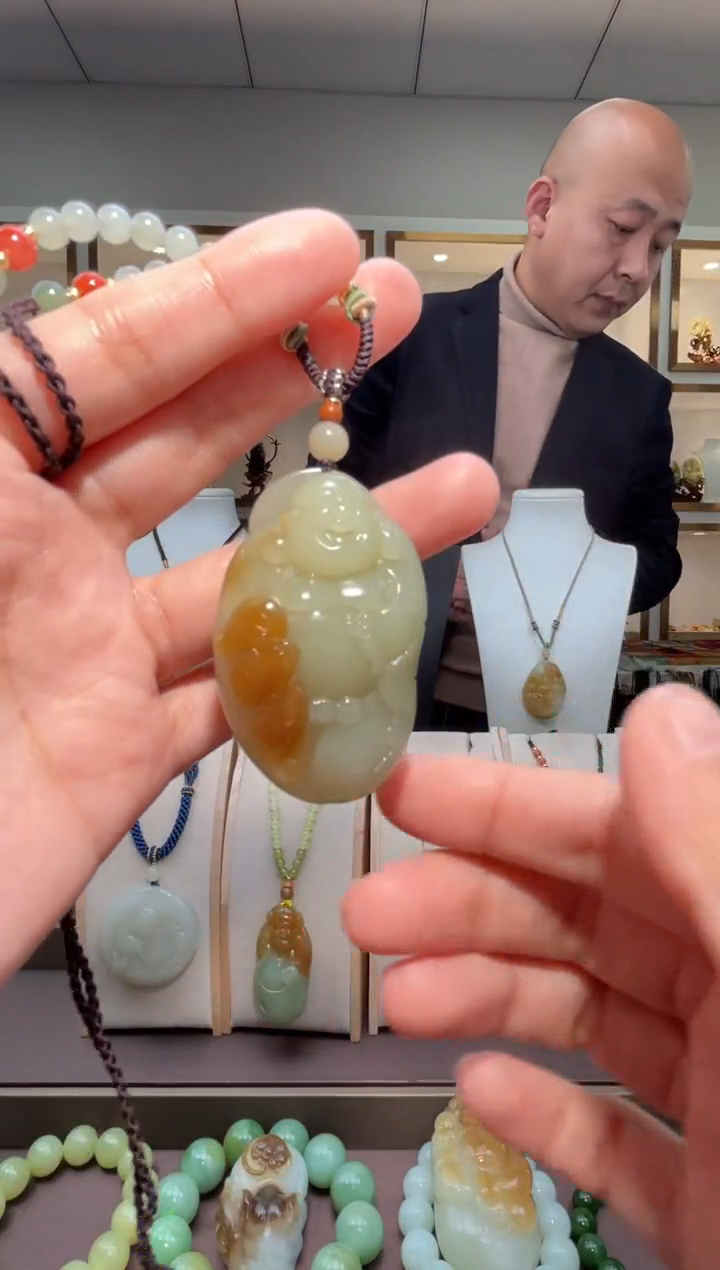 颈饰未镶嵌和田玉苏