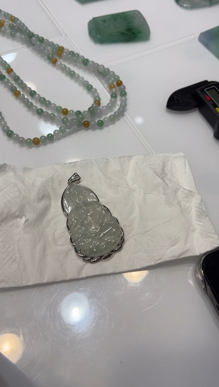 【闪购商品】定制翡翠未镶嵌观音