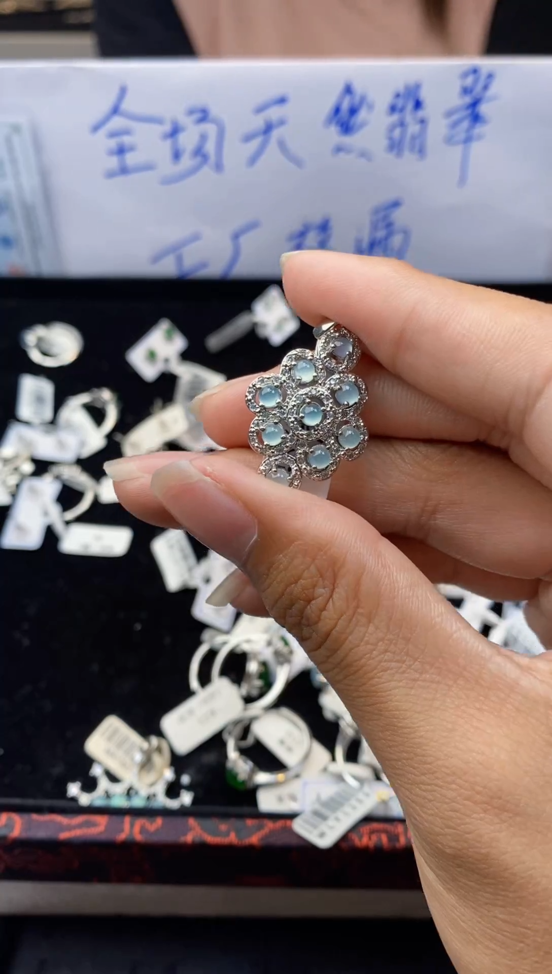 翡翠未镶嵌颈饰天然翡翠多样性发货