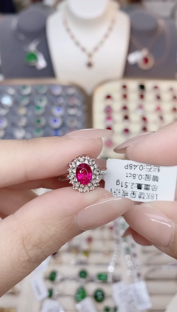 18K金镶嵌碧玺戒指碧玺80分