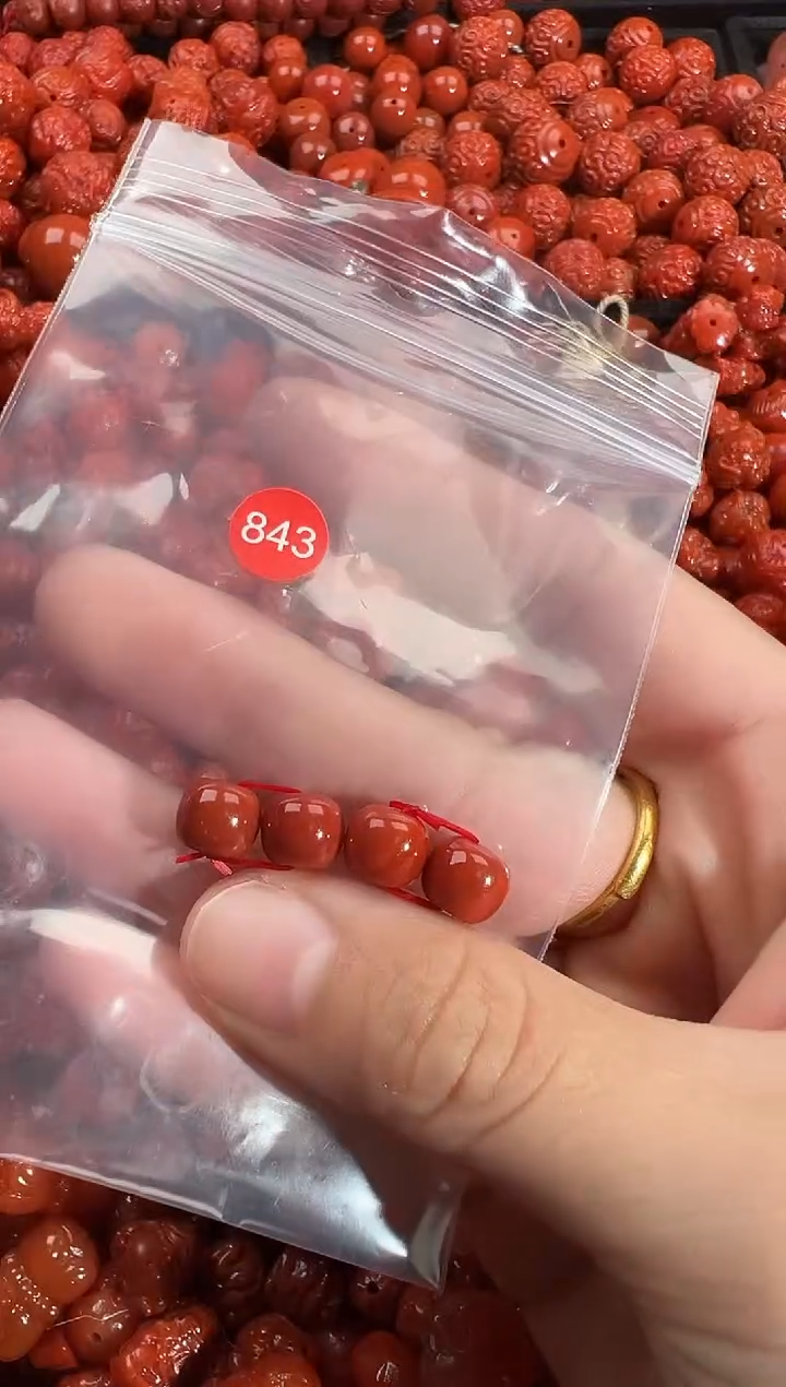 颈饰未镶嵌南红玛瑙1
