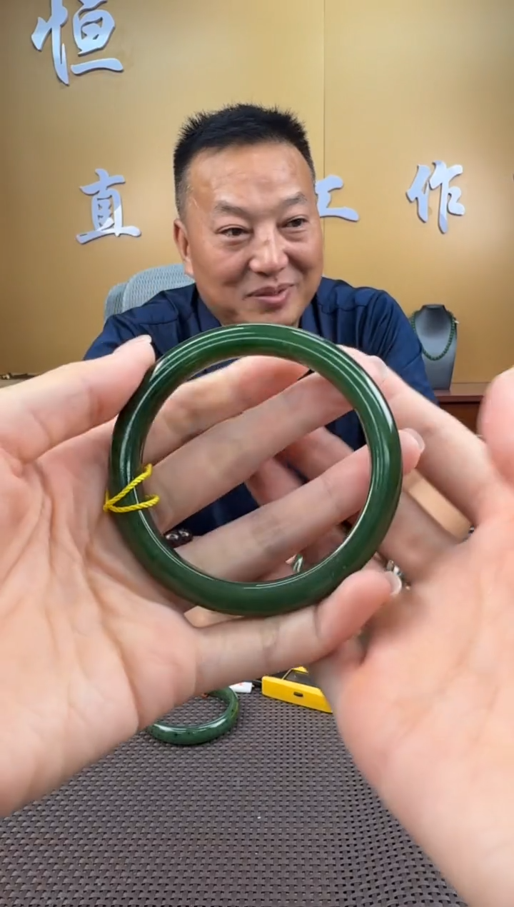 和田玉未镶嵌颈饰手镯59