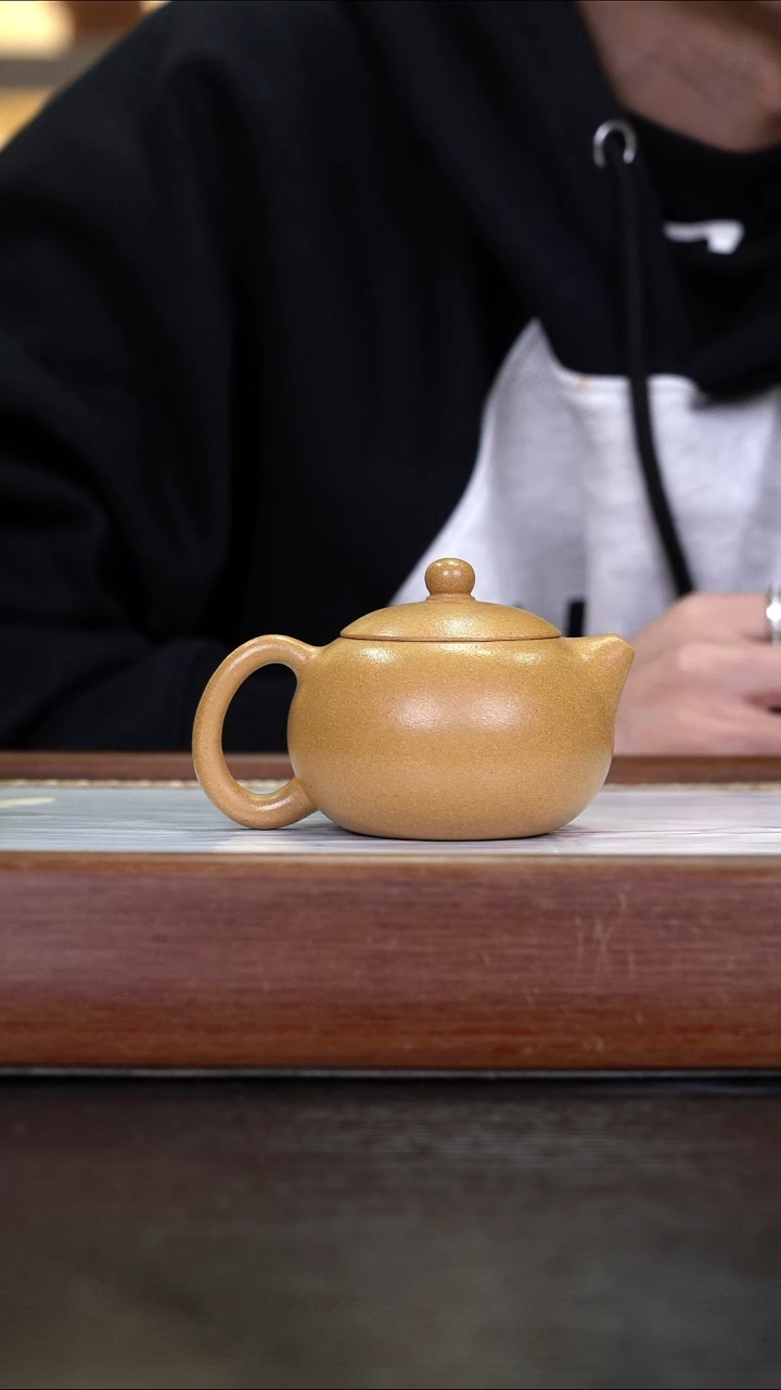茶壶紫砂   LZX    金黄段   西施   150cc