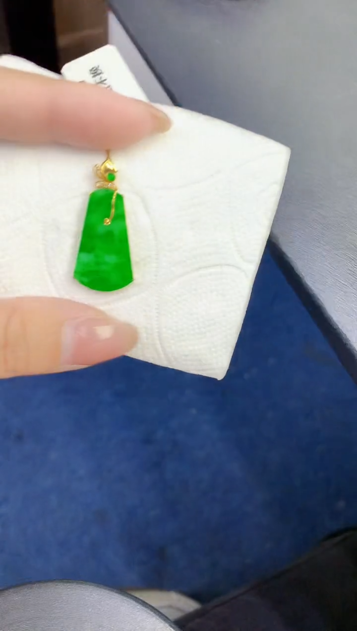 颈饰18K金镶嵌翡翠缅甸天然翡翠a货