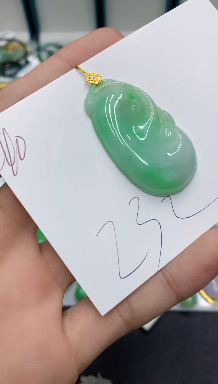 【闪购商品】翡翠颈饰18K金镶嵌翡翠