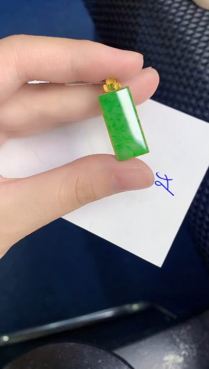 【闪购商品】翡翠颈饰18K金镶嵌000000000