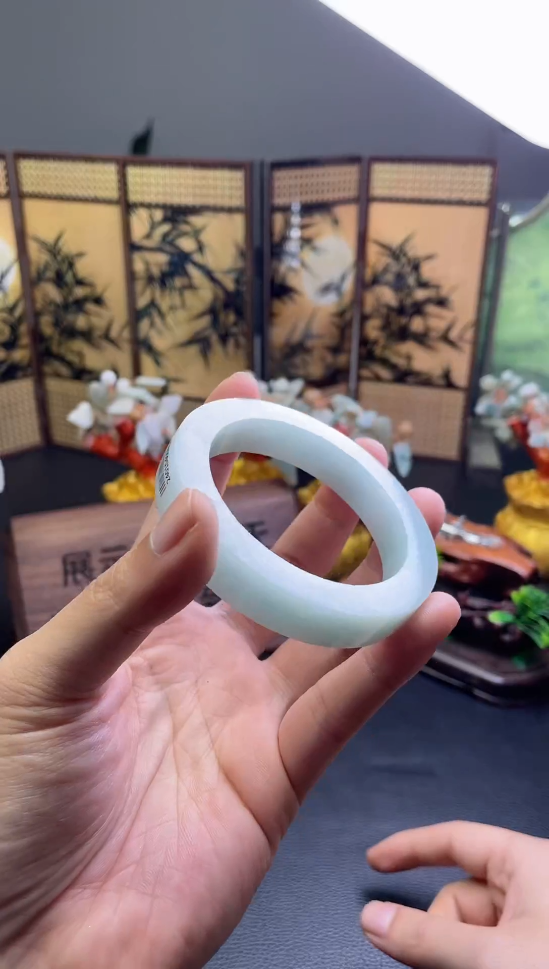 【闪购商品】定制翡翠手镯未镶嵌手镯