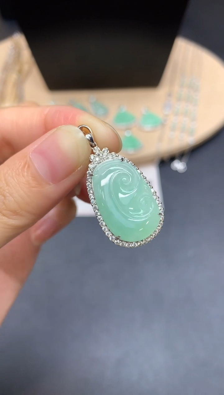 【闪购商品】翡翠吊坠(不含链)银S925镶嵌如意【多样性发其一】