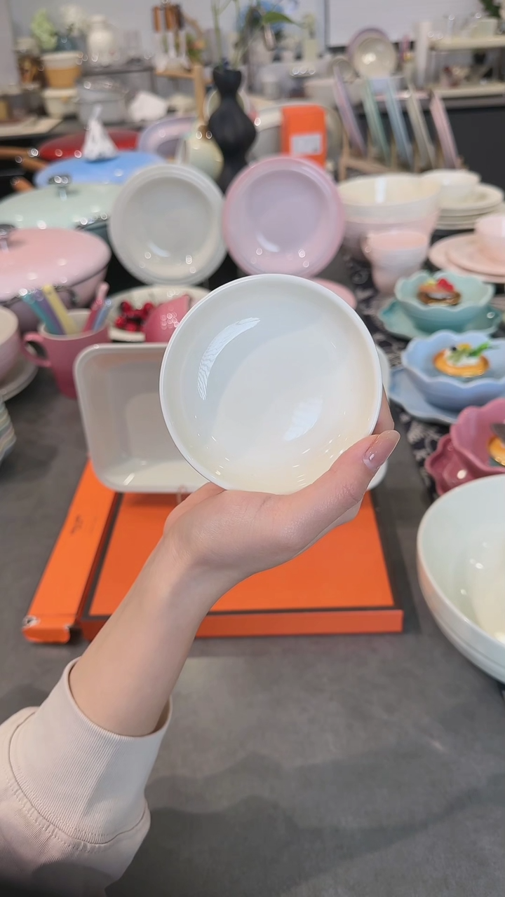 【闪购商品】瓷浮雕草莓陶瓷蘸料碟2件套-奶油白